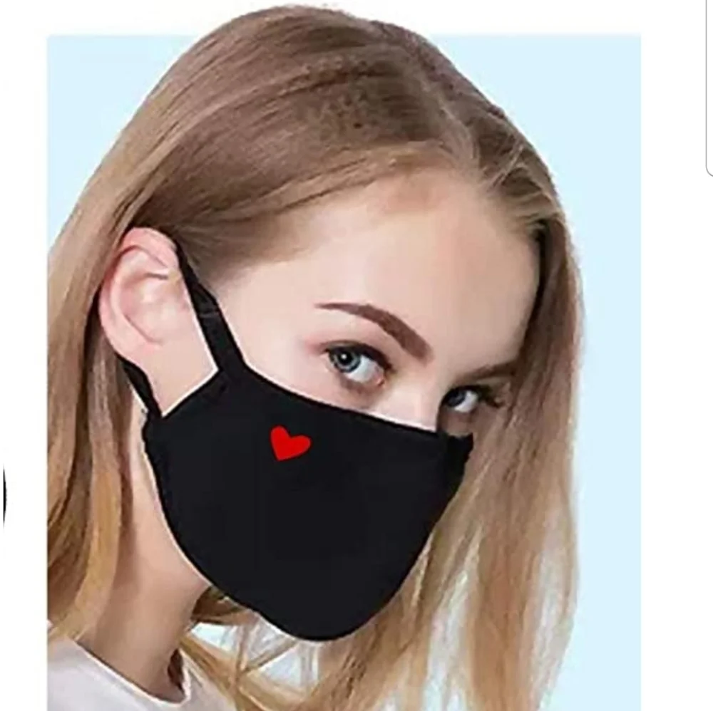 New Face mask with cute heart pattern black unisex